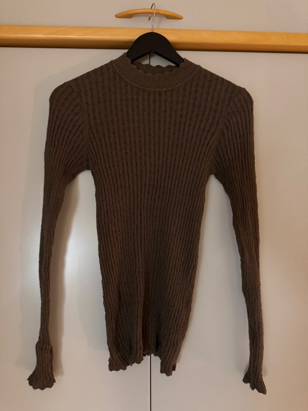 Peysa brún langerma