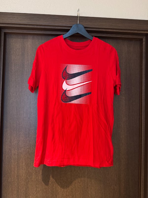 Nike (3) rauður stuttermabolur