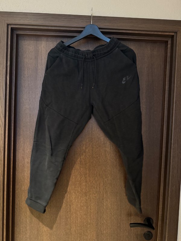 Nike svartar tech fleece buxur
