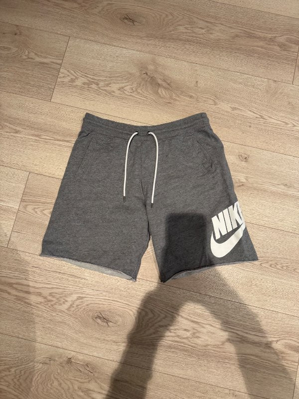 Nike stuttbuxur