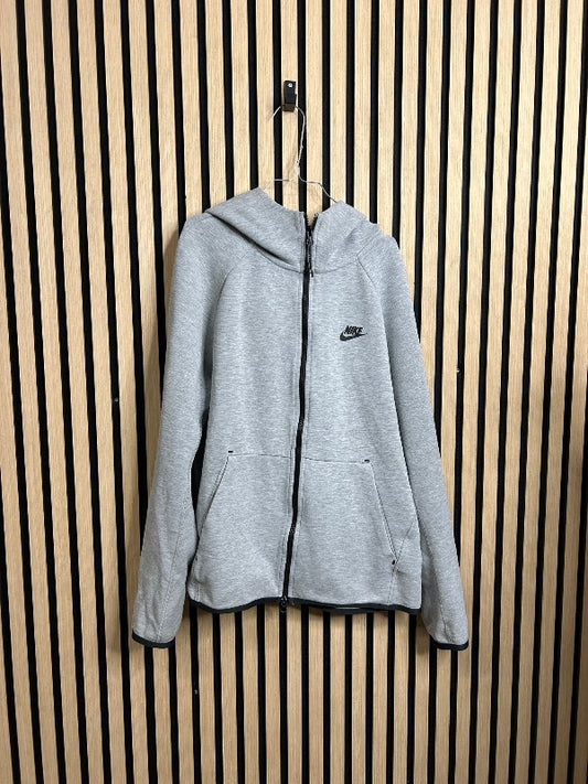 Grá Nike Tech Fleece peysa