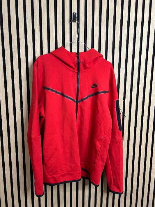 Rauð nike tech fleece peysa