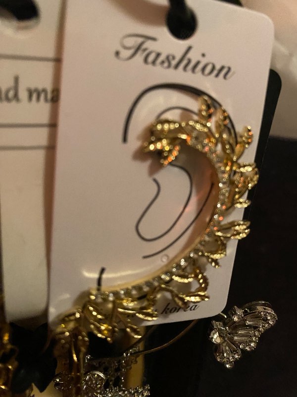 Ear-Cuff