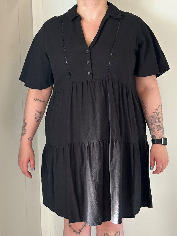 Svartur skyrtukjóll