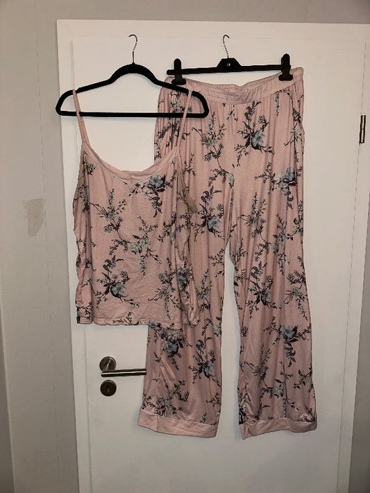 Bleikt náttfata sett