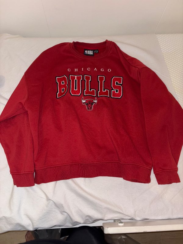 Bulls peysa rauð
