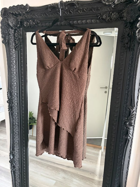 Brúnn halter kjóll