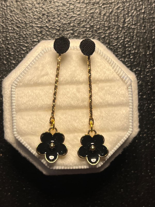 Eyrnalokkar handmade