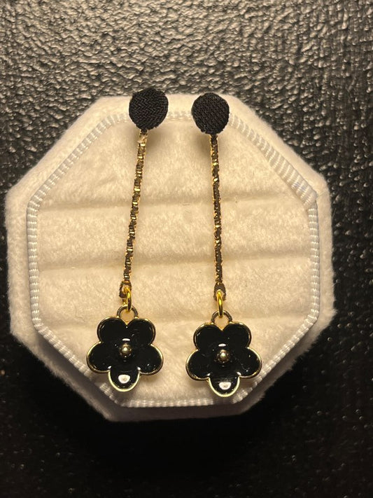 Eyrnalokkar handmade