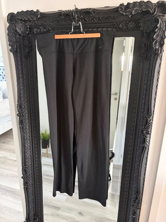 Nike straight leg leggings