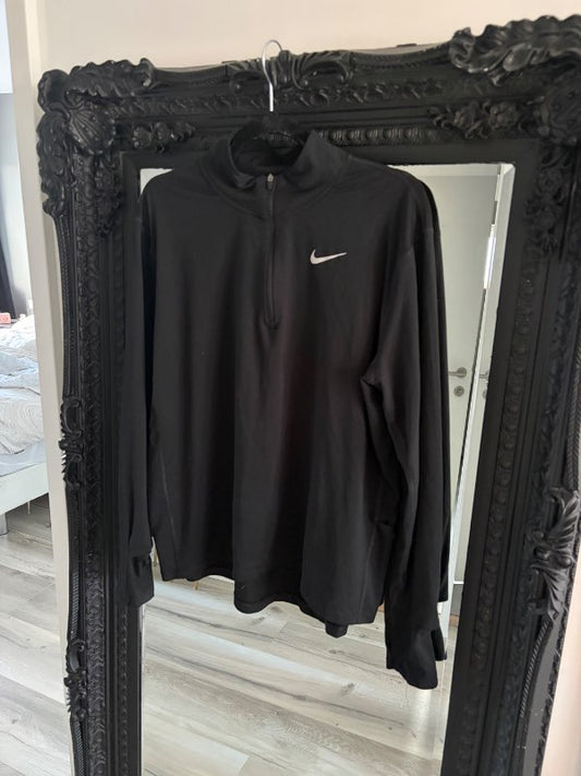 Nike íþróttapeysa