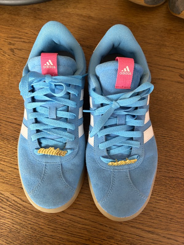 Adidas bláir