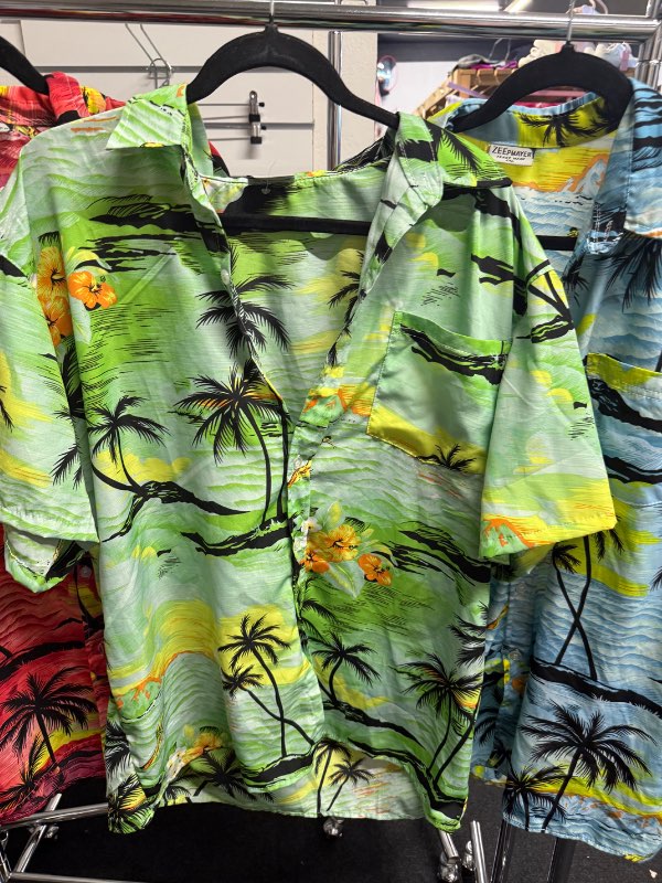 ZEEPMAYER græn Hawaiian skyrta