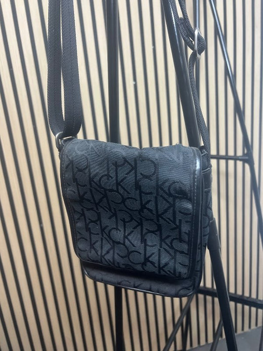 Calvin klein taska