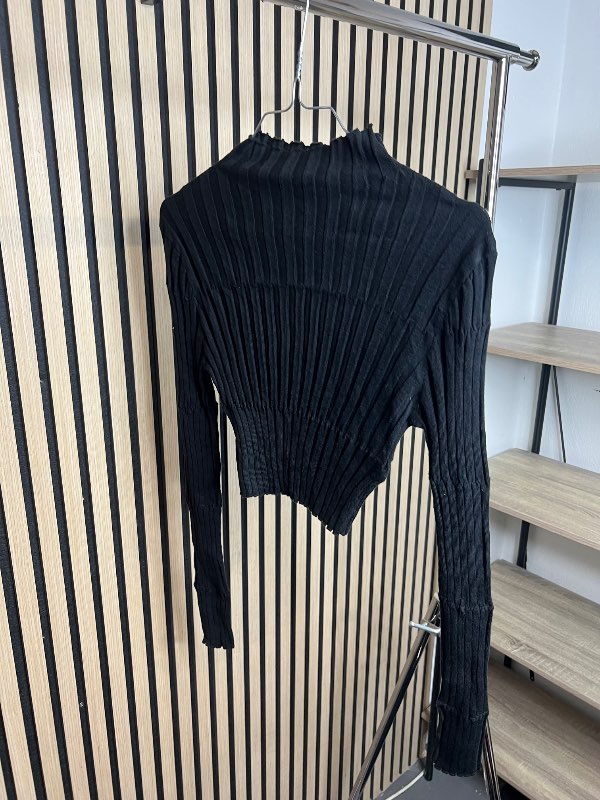 Zara Svartur bolur