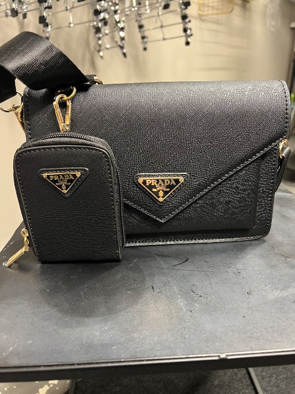 Prada taska svört