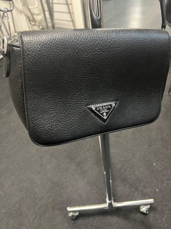 Prada taska svört