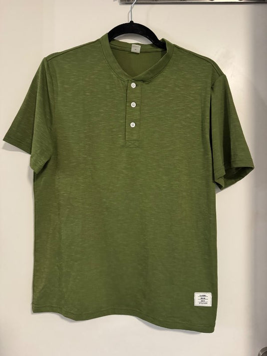 Grænn með tölum bolur
