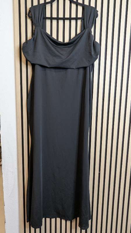 Svartur Síðkjóll hlýrar