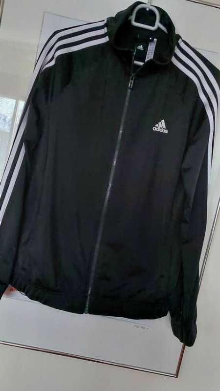 Adidas peysa svört