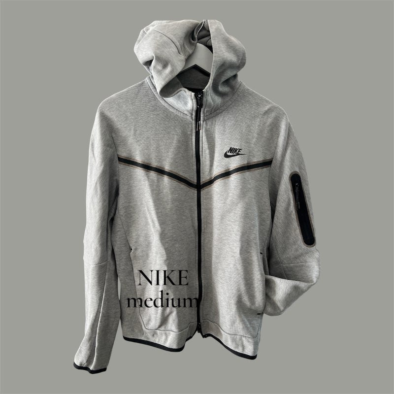 NIKE grá hettupeysa
