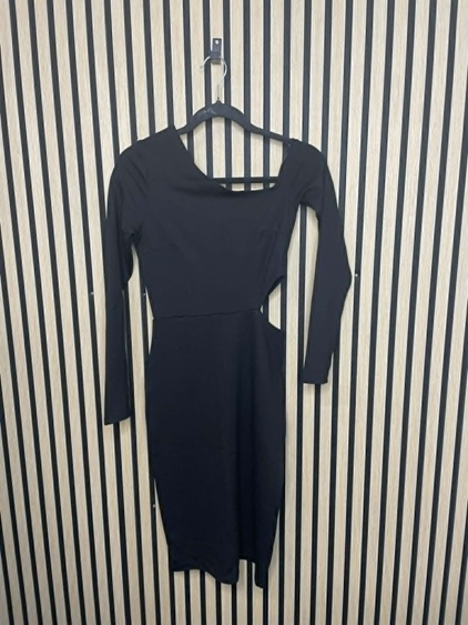 GINA TRICOT svartur kjóll