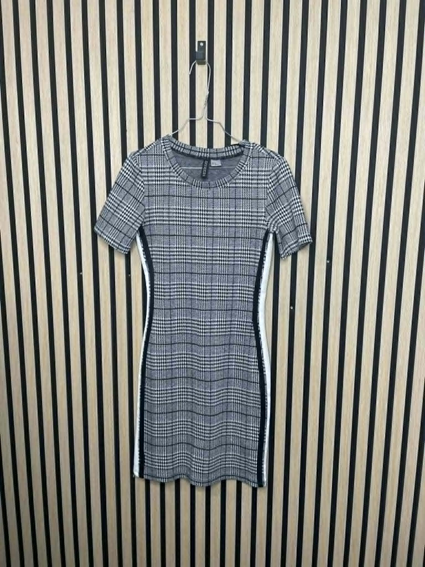 H&M svartur kjóll