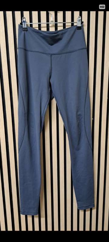 # Ímróttsbuxur gráar