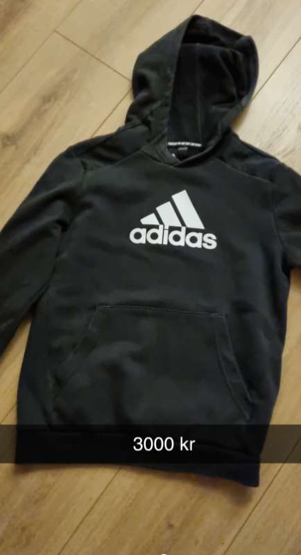 Adidas peysa