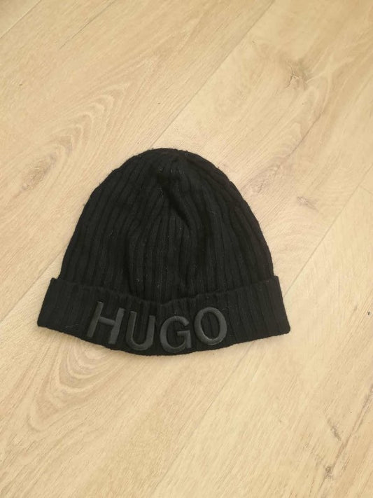 HUGO húfa