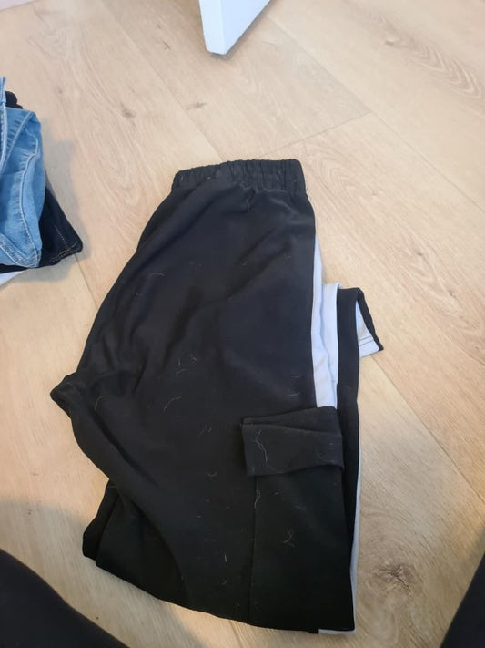 Buxur hvít rönd