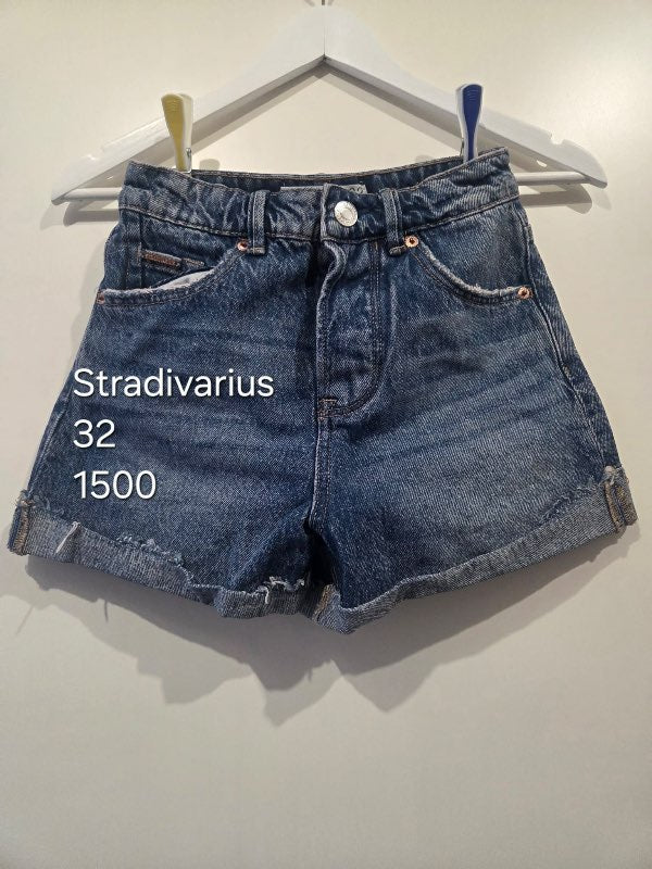 Galla stuttbuxur Stradivarius
