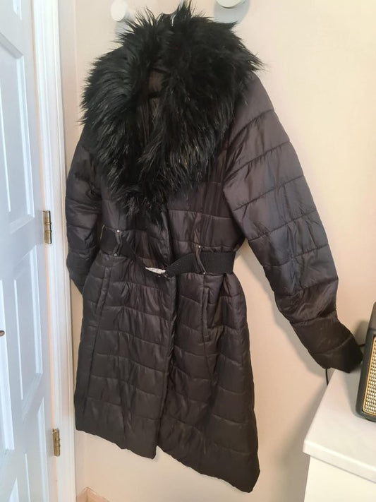 Úlpa svört/loð