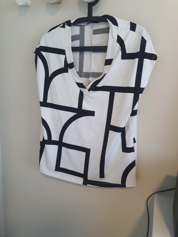 Hvítur/sv bolur