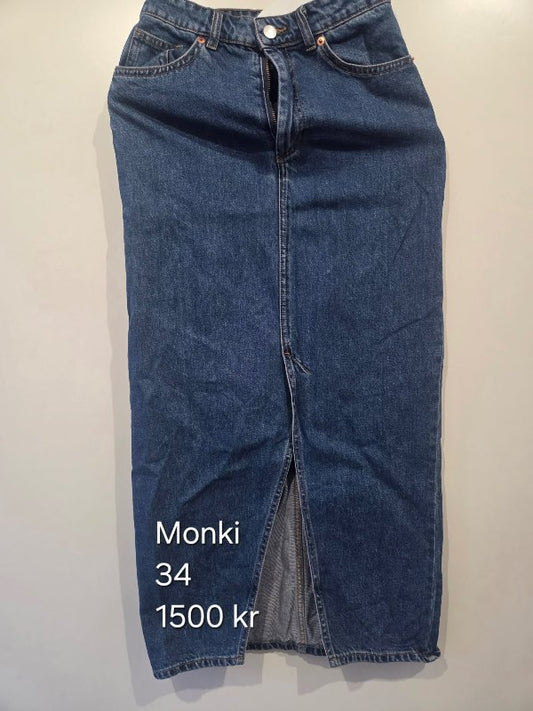 Galla pils Monki