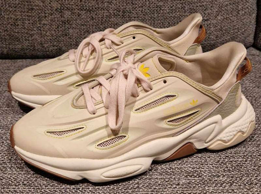 Ljósir strigakór NIKE