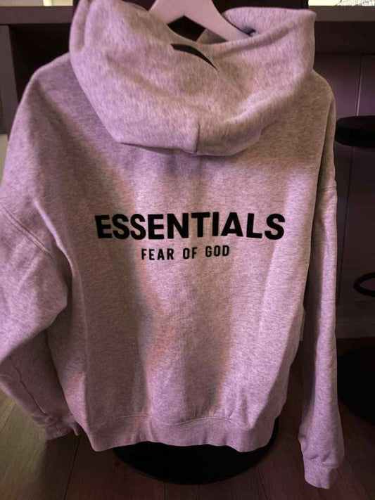 essentials peysa