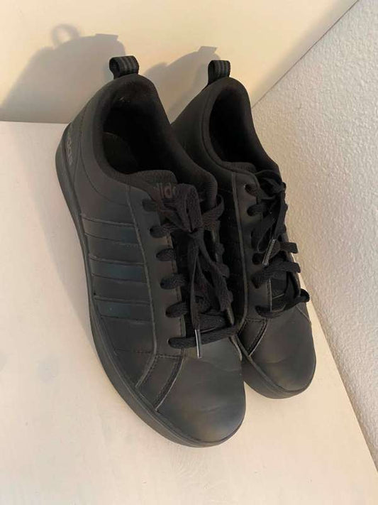 Adidas skór svartir