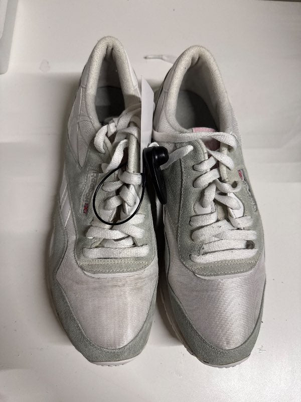 Reebook white sneakers