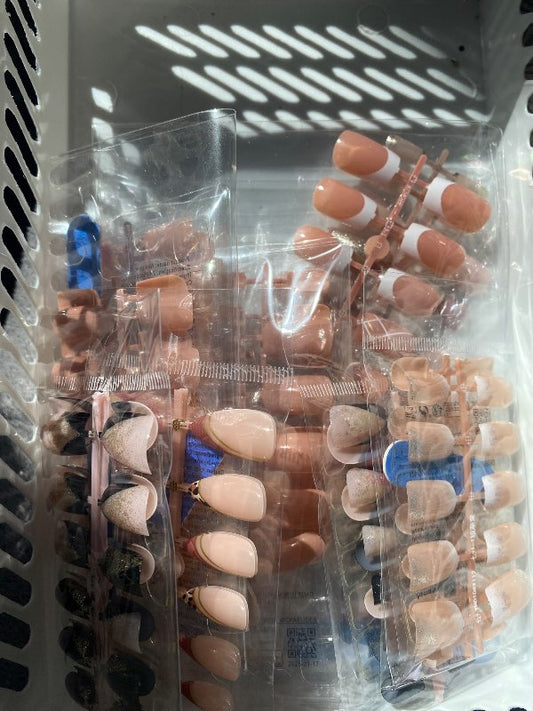 Press on nails