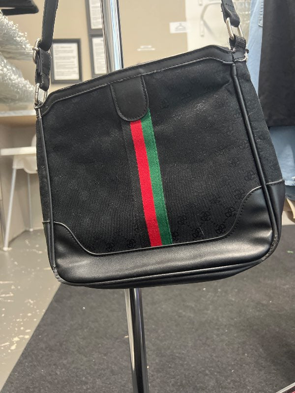 Gucci svört taska