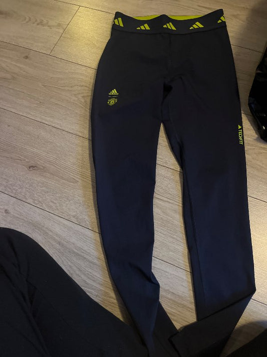 Dökkblár manu buxur