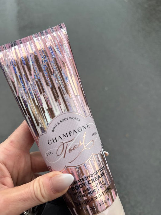 Champagne toast body krem