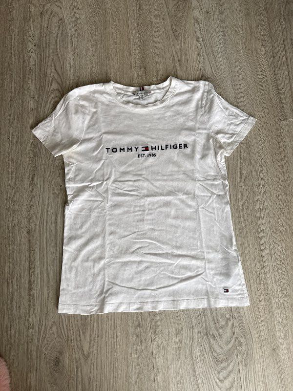 Tommy Hilfiger bolur