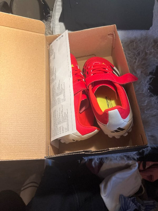 adidas gerfigrasskór