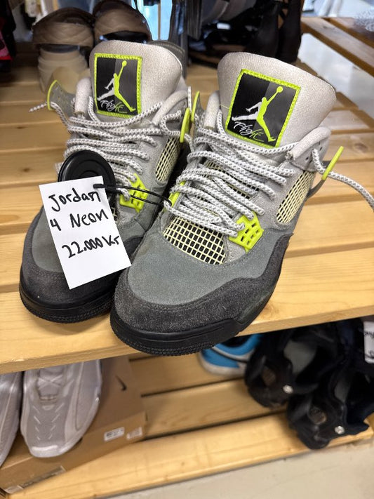 Jordan 4 neon