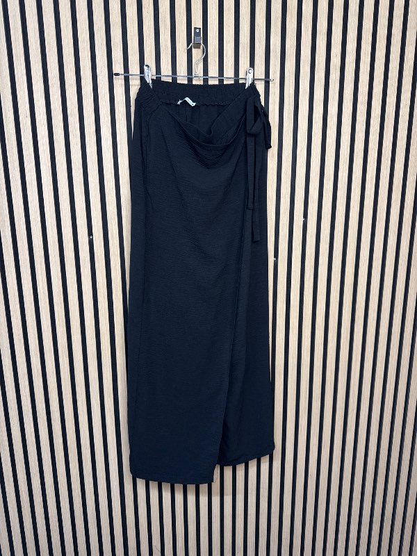 Svuntu buxur ZARA svartar