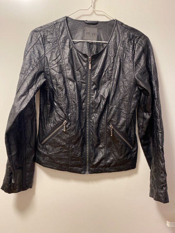 Ze- Ze jakki svartur