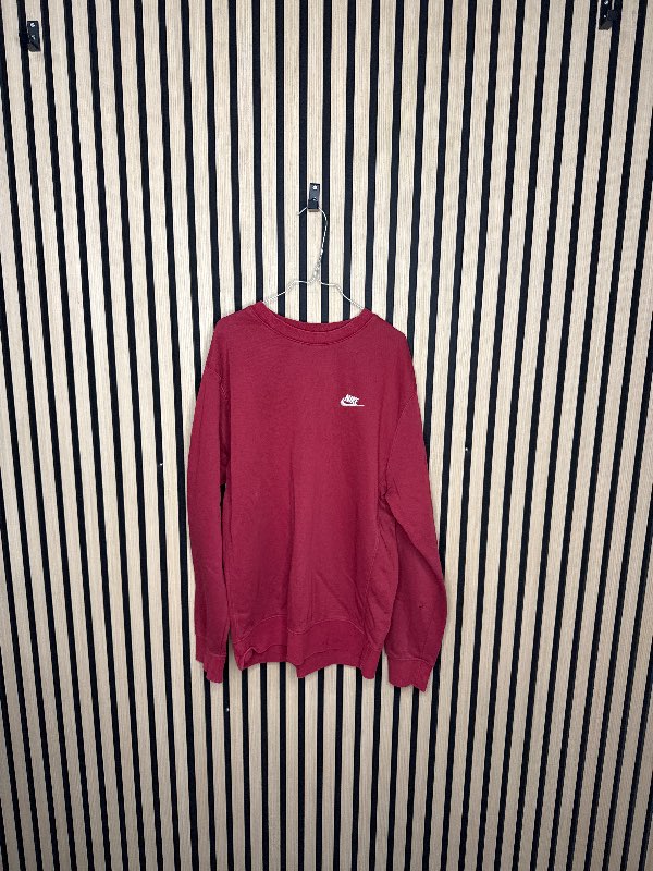 Rauð Nike peysa