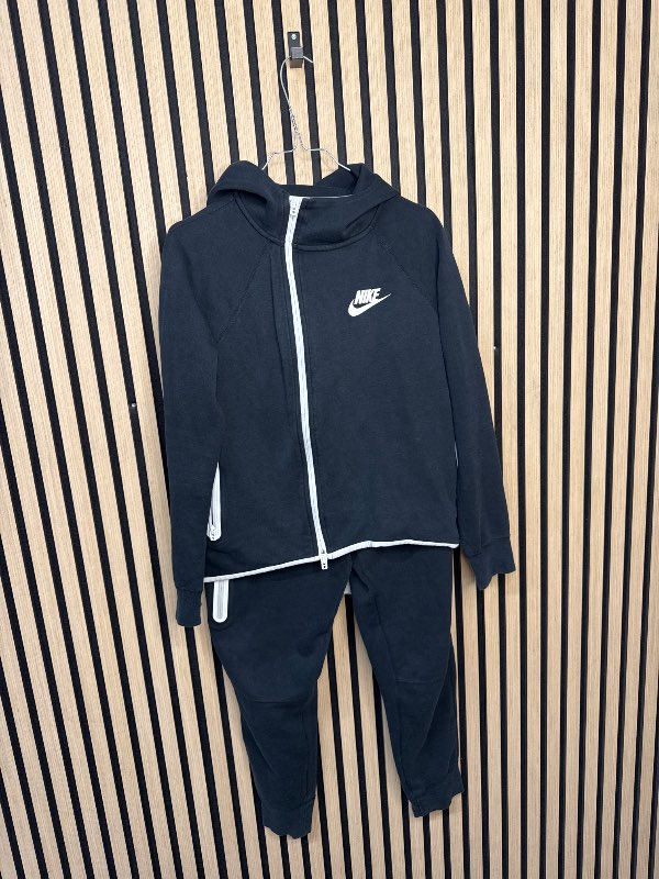 Nike sett svart